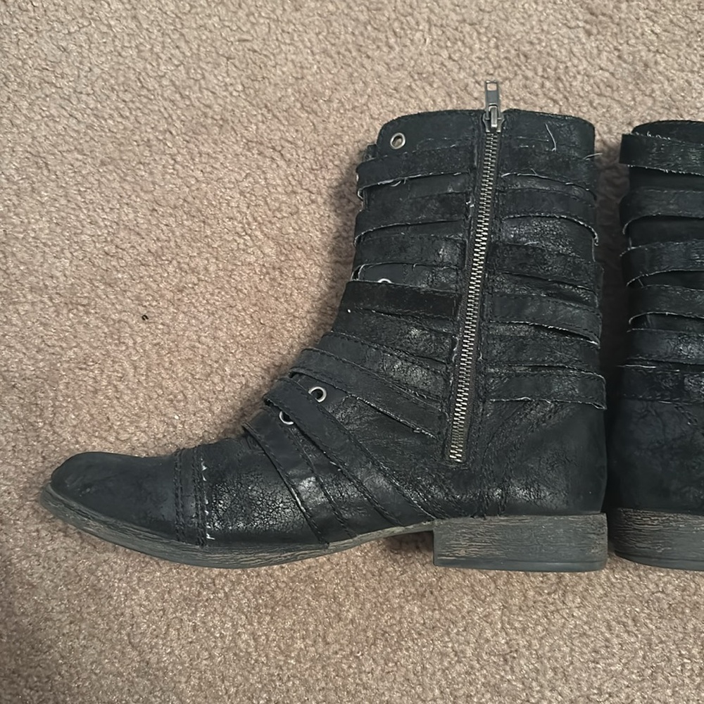 Steve Madden Chic Rebel Boots - Picture 3 of 6